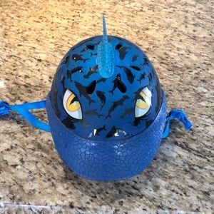 Raskullz shark bike helmet 🦈🤍